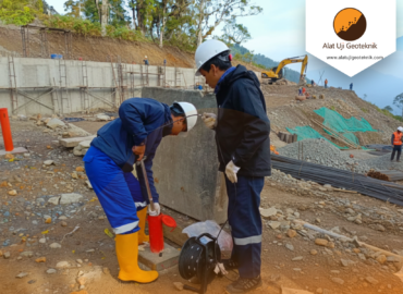 Monitoring Stabilitas Lereng Dengan Inclinometer