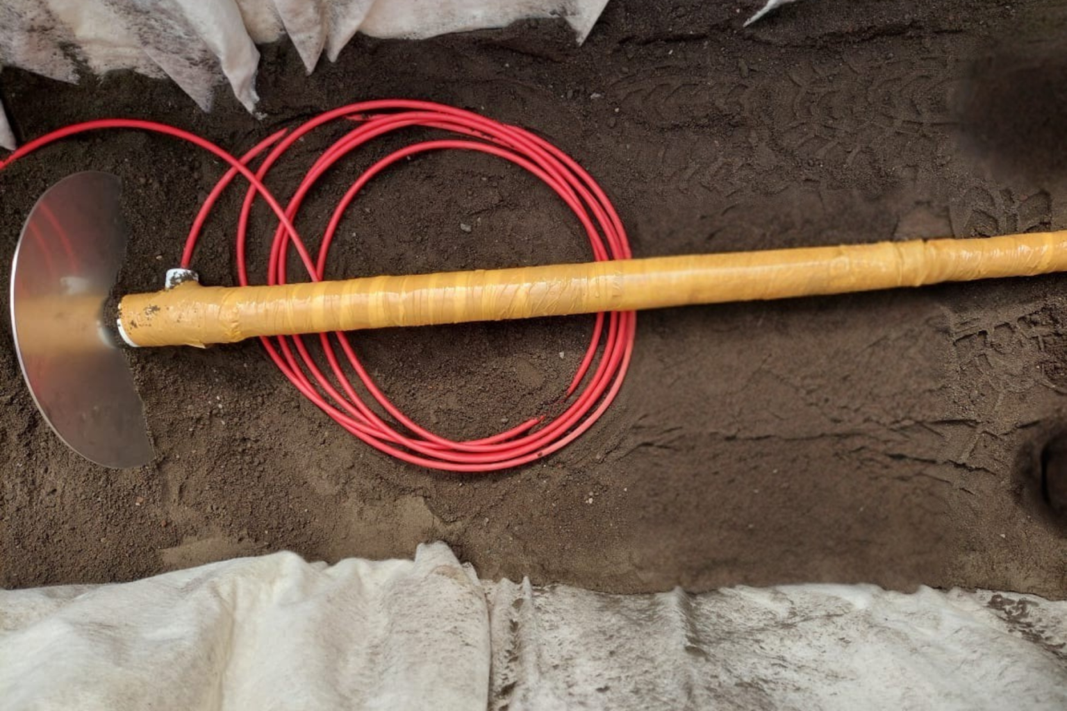 Instalasi Vibrating Wire Soil Extensometer